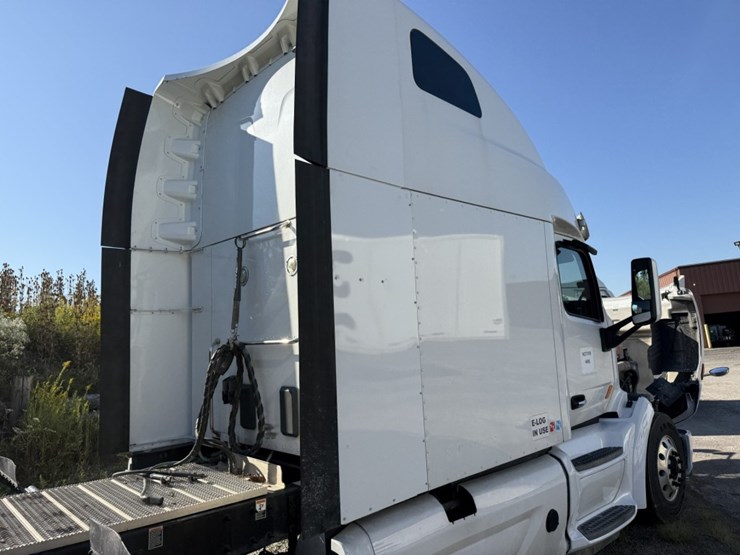 2020-peterbilt-579-image-38