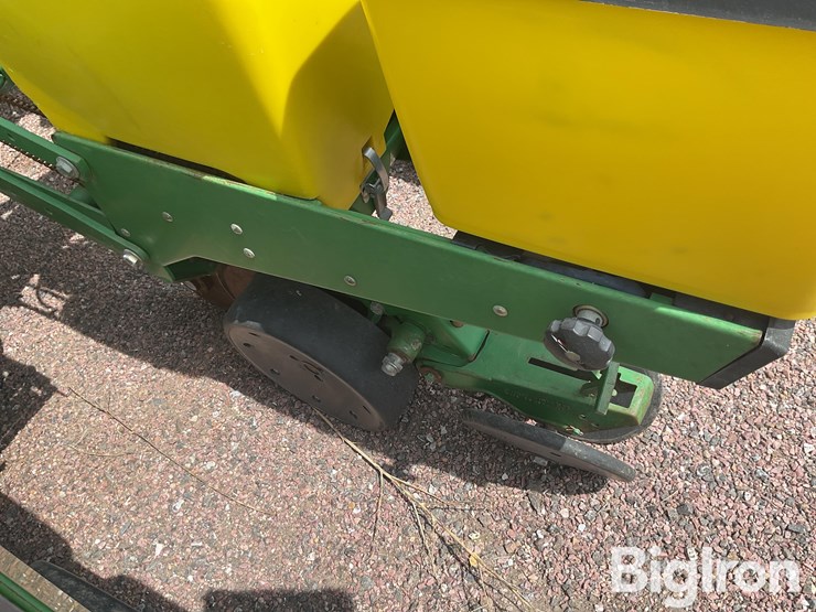 2001-john-deere-1770-image-17