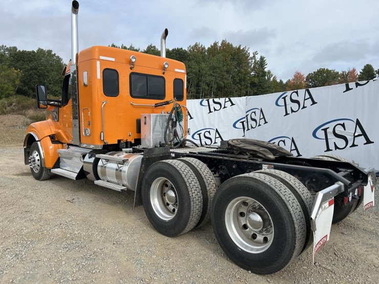 2023-kenworth-w990-image-3