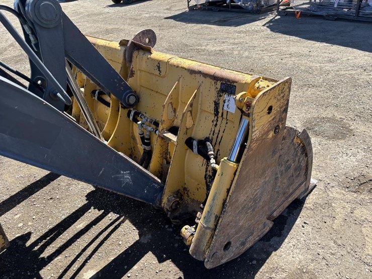 2019-deere-310l-ep-image-11