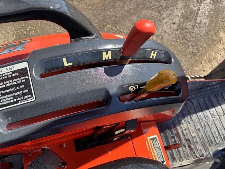2020-kubota-b26-image-38