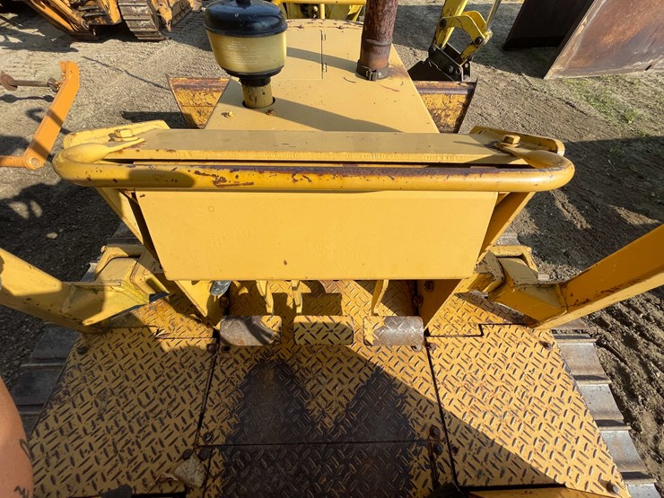 1987-caterpillar-d3-image-26