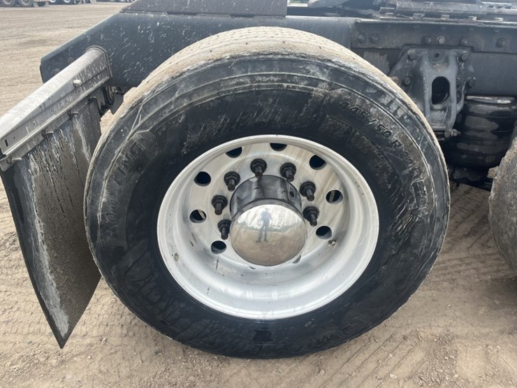 2020-kenworth-t680-image-145