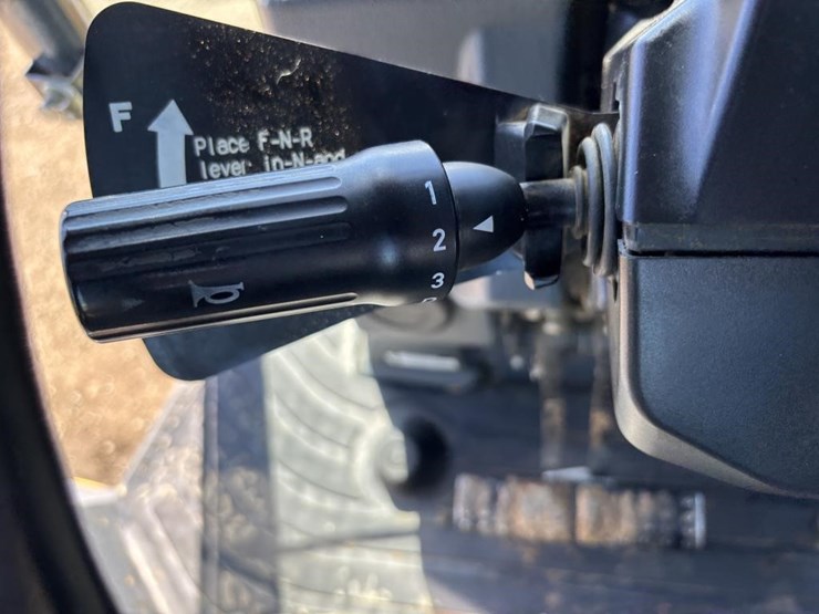 2019-deere-310l-ep-image-36
