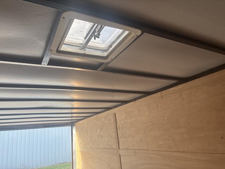 #1311-•-2015-arising-industries-approx-30'-enclosed-traile-image-33
