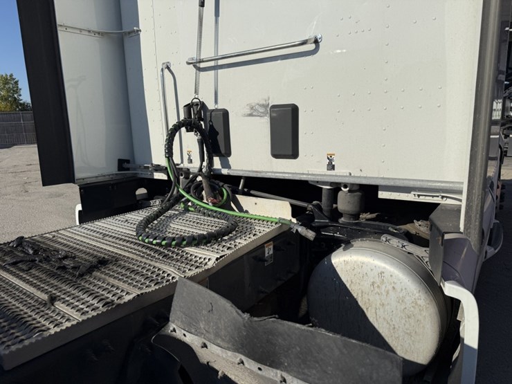 2020-peterbilt-579-image-32