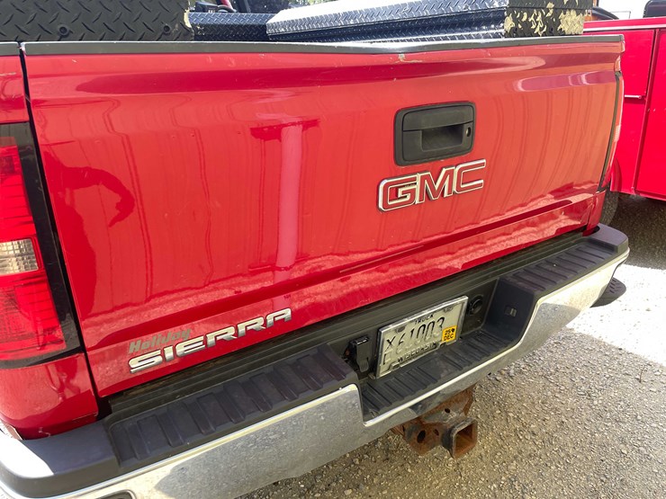 2015-gmc-sierra-2500hd-image-23