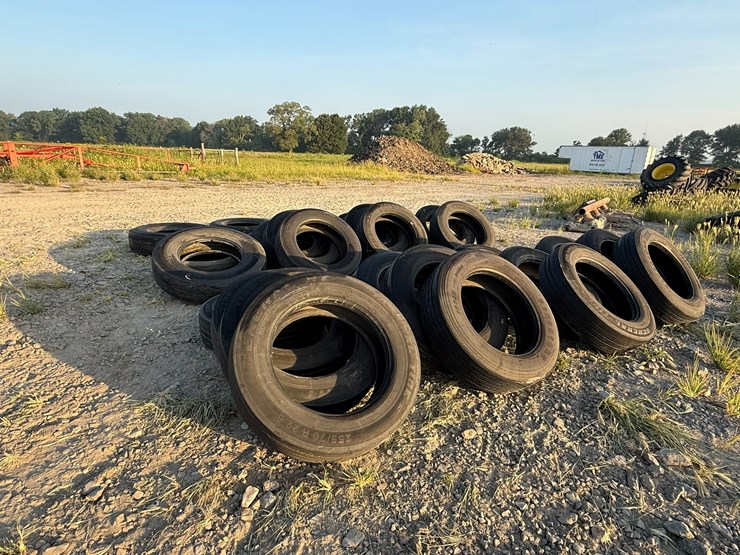 #649-•-lot-of-miscellaneous-tires-inv#:-9979-image-1