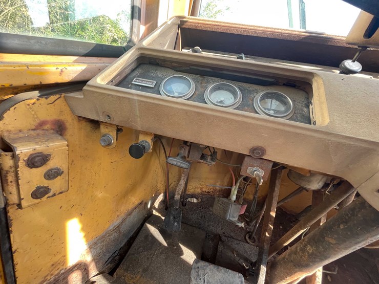 1981-ford-a66-image-23