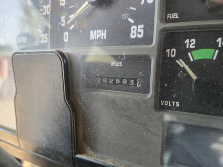 #1243-•-2002-international-6x4-dump-truck-image-51