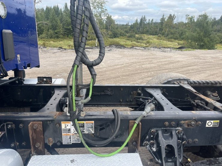 2020-kenworth-t680-image-61