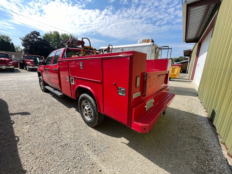 2015-gmc-sierra-2500hd-image-4