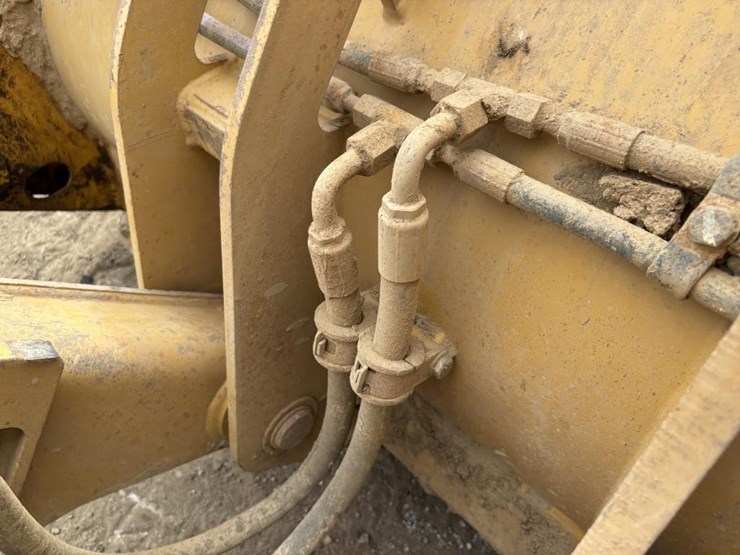 2013-caterpillar-420f-image-13