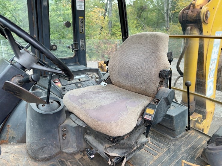 2001-deere-310g-image-22