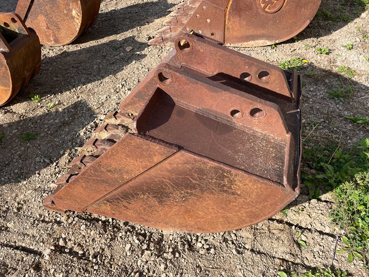 #13393-•-new-holland-bucket-image-3