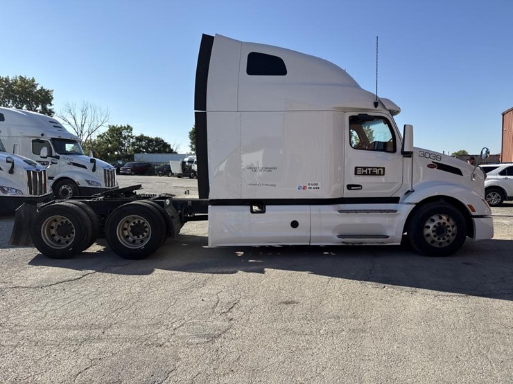 2022-peterbilt-579-image-6