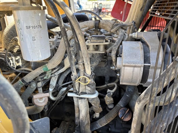 2019-deere-310l-ep-image-57
