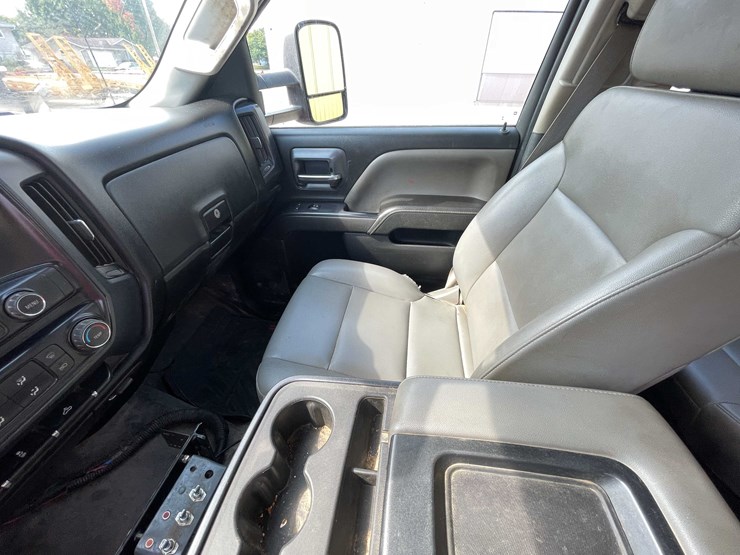 2015-gmc-sierra-2500hd-image-60