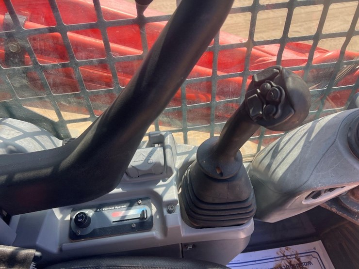 2019-kubota-svl95-2s-image-30