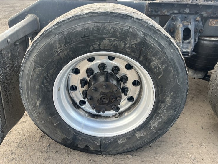 2020-kenworth-t680-image-150