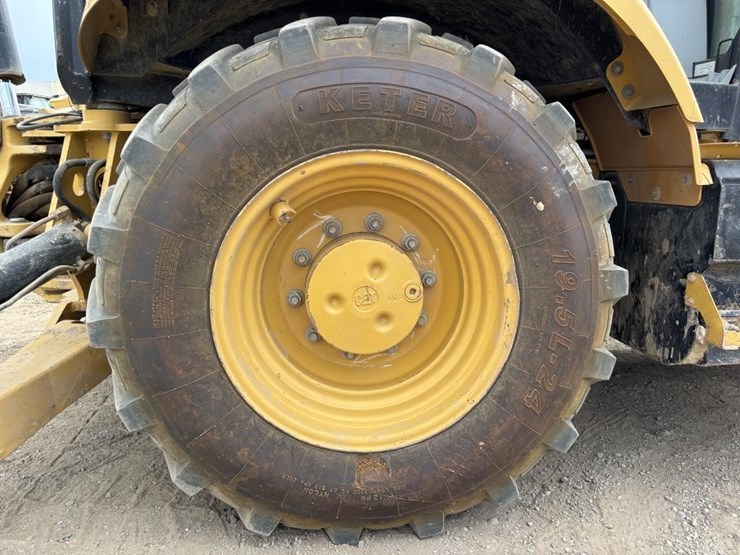 2013-caterpillar-420f-image-30