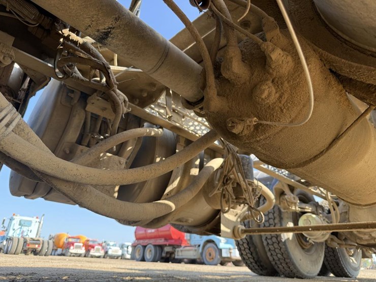 2013-kenworth-t800-image-54