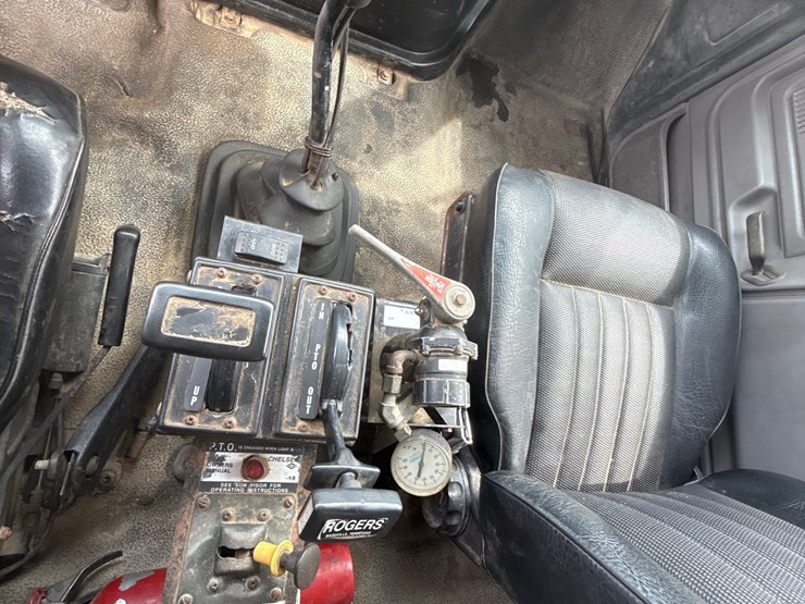 1996-ford-ft900-image-47