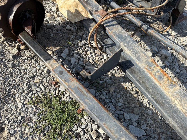 #23904-•-yetter-~15'-row-marker-image-14