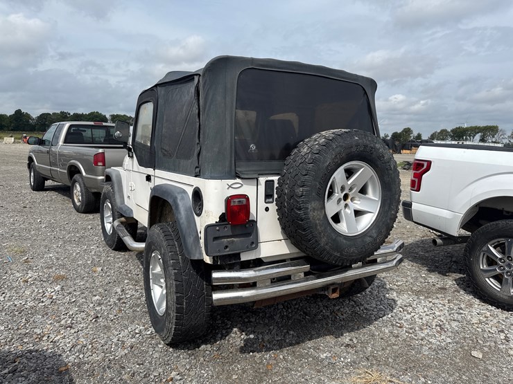 1997-jeep-wrangler-image-4