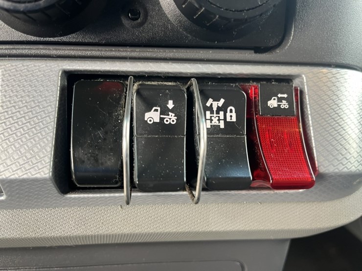 2020-kenworth-t680-image-120