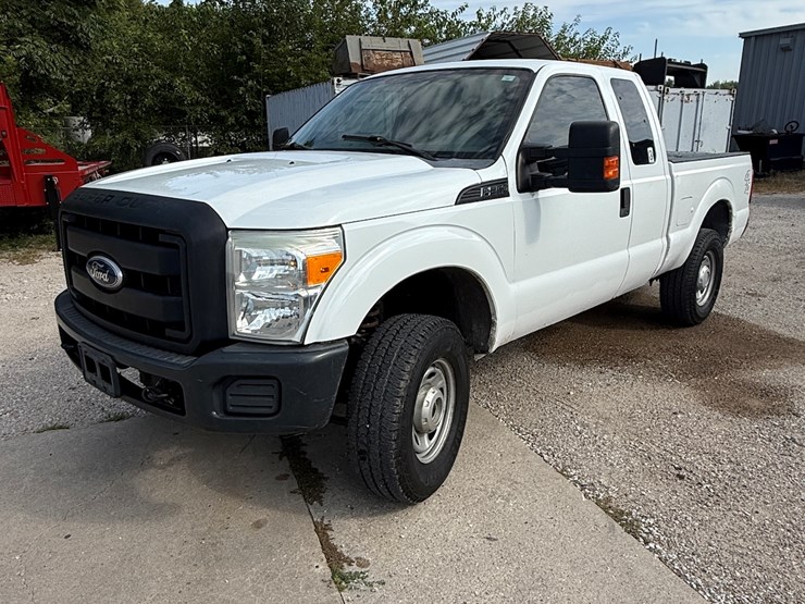 2010-ford-f250-xl-image-2