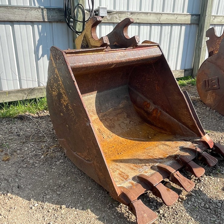 #13388 • Excavator Bucket