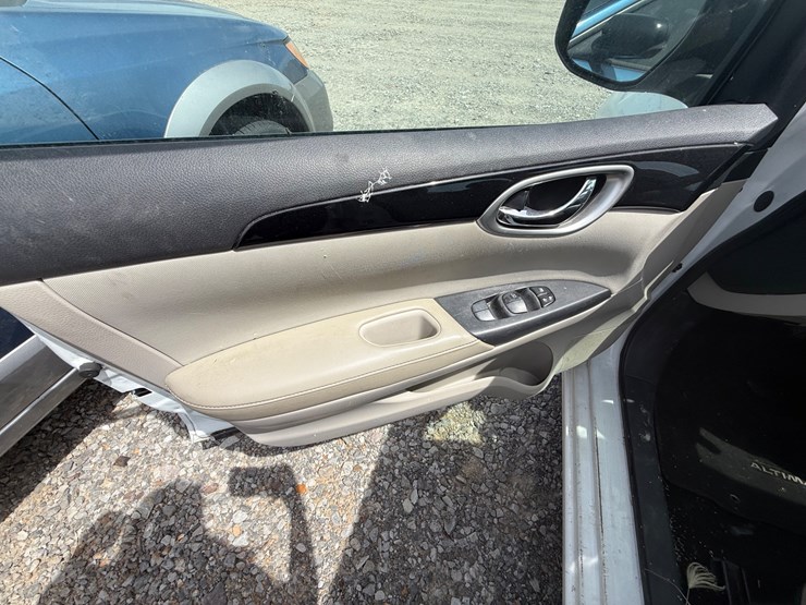 #3760-•-inop-2016-nissan-sentra-sedan-3n1ab7ap6gy243642-inv#:-3760-image-25