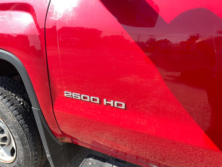 2015-gmc-sierra-2500hd-image-15