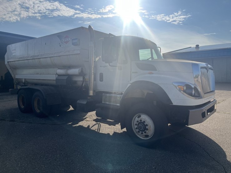 #1249-•-2011-navistar-7600-sba-6x4-2010-mixer-truck-image-7