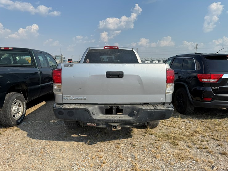 2011-toyota-tundra-image-5