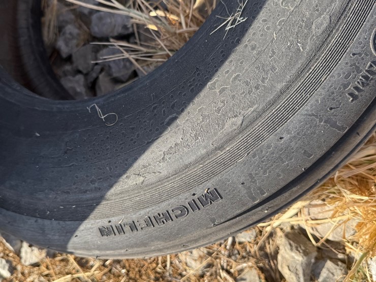 #2801-•-lot-of-(2)-28x7.7-tires--inv#2801-inv#-2801-image-8