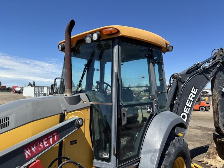 2019-deere-310l-ep-image-33