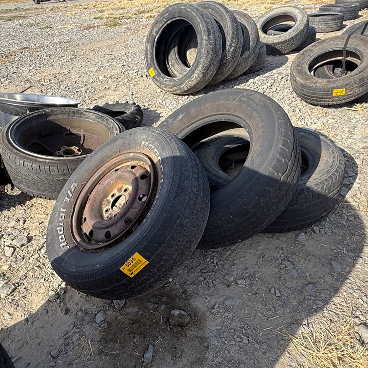 #5035 • Lot of (3) Miscellaneous Tires -INV#5035 Inv# 5035