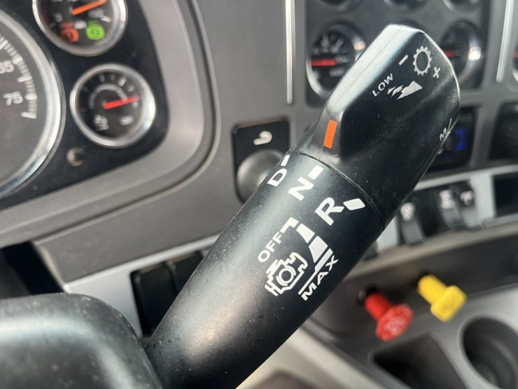 2020-kenworth-t680-image-85
