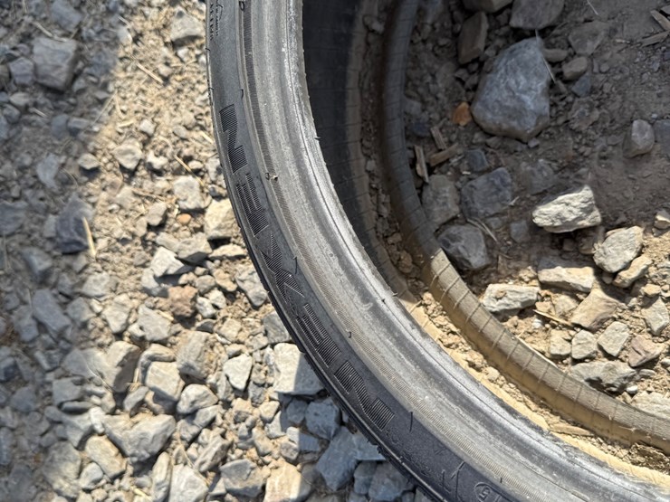 #2805-•-nexen-225/35r20-tire--inv#2805-inv#-2805-inv#:-2805-image-7
