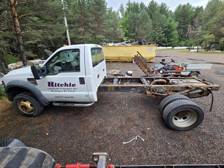 2010-ford-f550-image-2