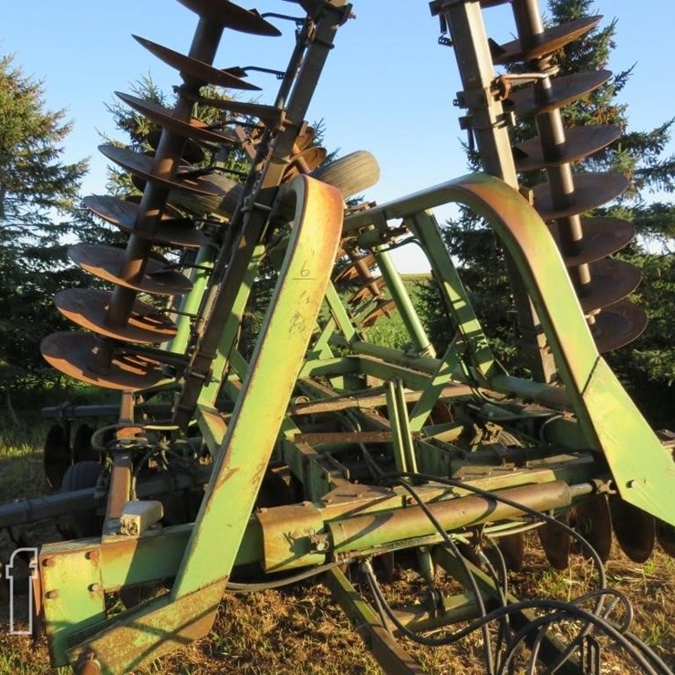 JOHN DEERE 230