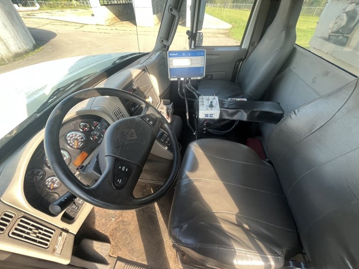 #1249-•-2011-navistar-7600-sba-6x4-2010-mixer-truck-image-119