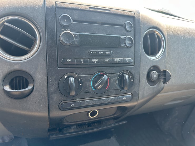 2005-ford-f150-image-46
