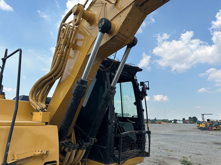 caterpillar-311fl-image-40