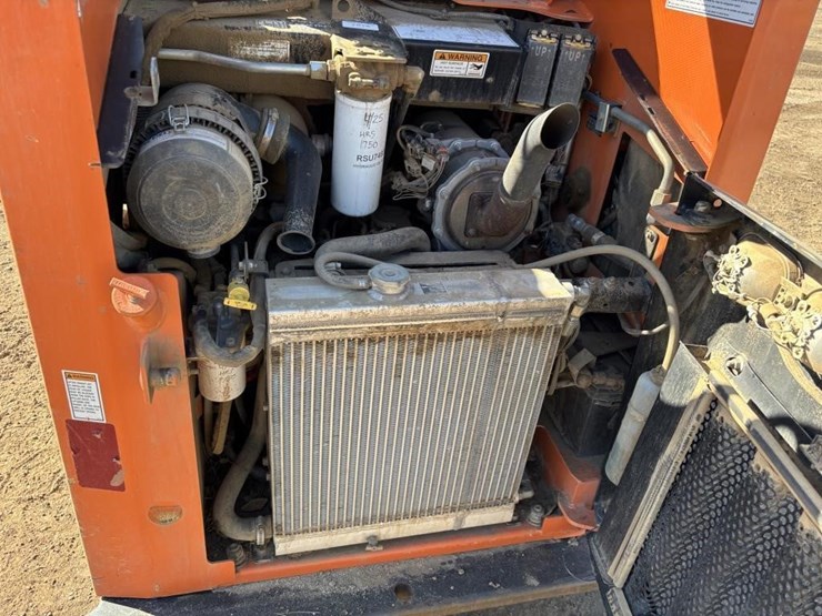 2019-gehl-r105-image-30