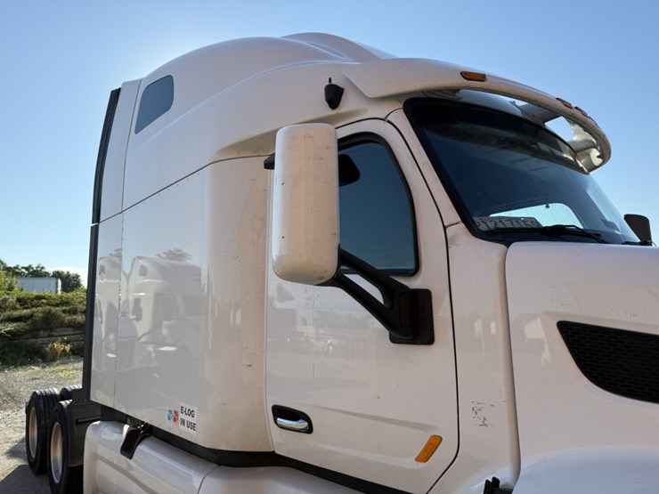 2020-peterbilt-579-image-34