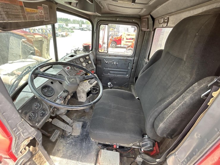 1994-mack-dm688s-image-49
