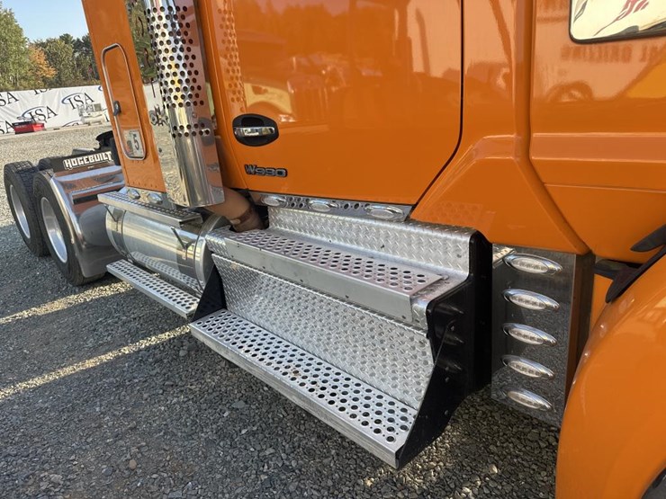2023-kenworth-w990-image-14